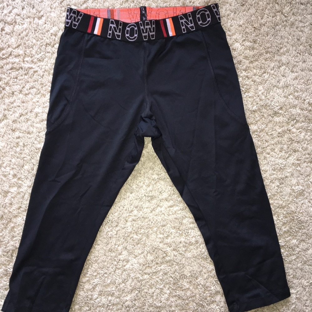 Forever 21 Cropped Black Athletic Leggings
